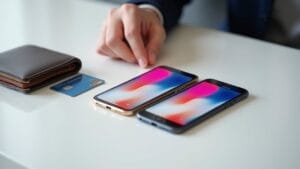 Nên mua iPhone nào